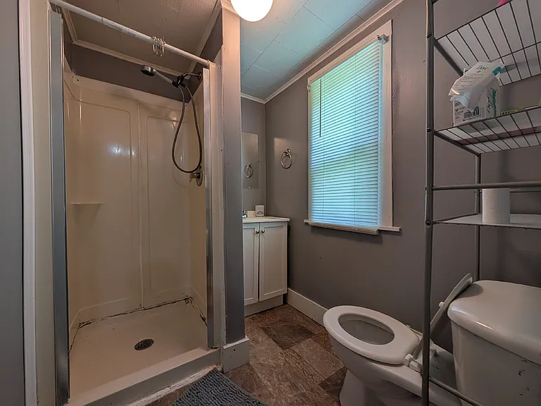 401 Elm St — Photo 3