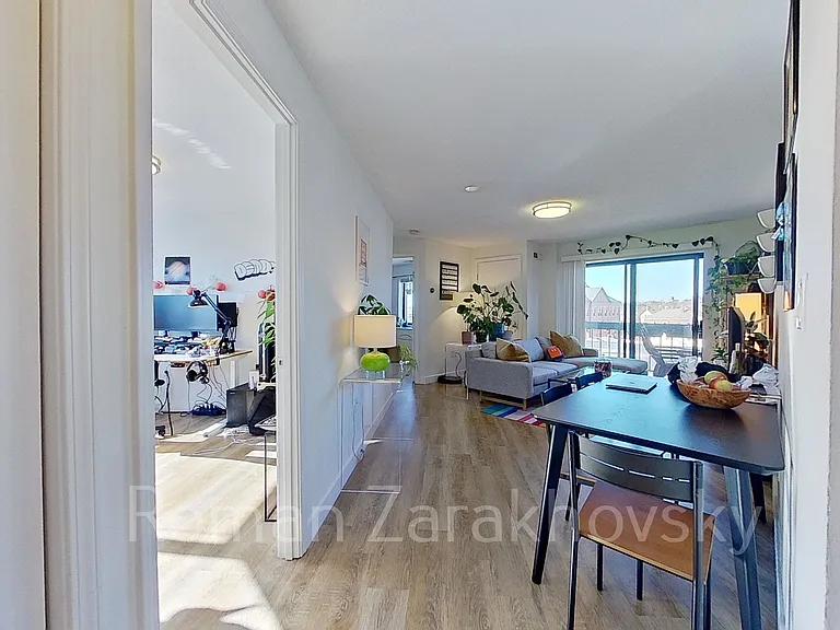 18 Webster Ave #3 — Photo 3