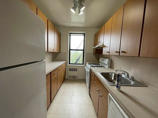 4th image of 10311 68th Dr APT 5F