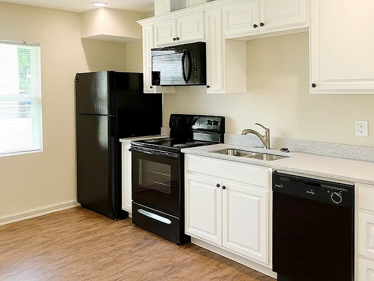 Cedar Pointe Apartments - Thomasville AL — Photo 4