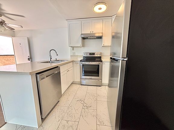 5th image of 1441 Manhattan Beach Blvd APT 3