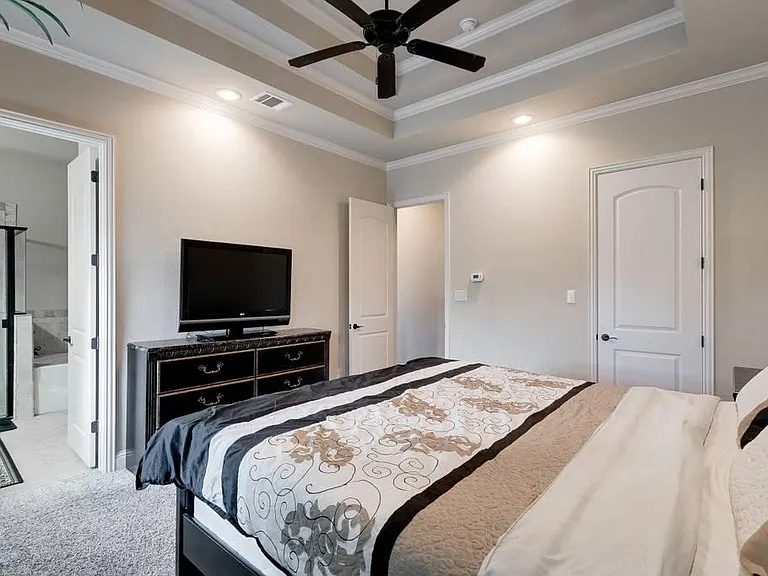 4119 Napoli Way — Photo 10