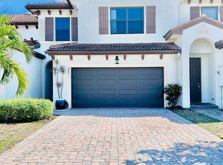 7841 Bristol Cir #1, Naples, FL 34120