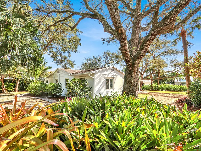 601 Paulina Rd — Photo 2