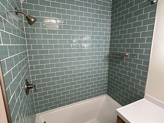 2nd image of 728 Rose St
