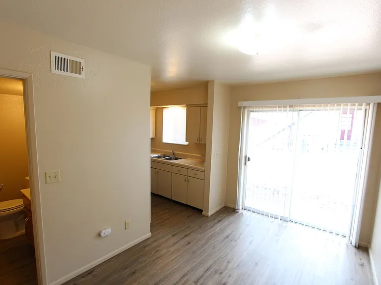 512 W Santa Fe Ave — Photo 6