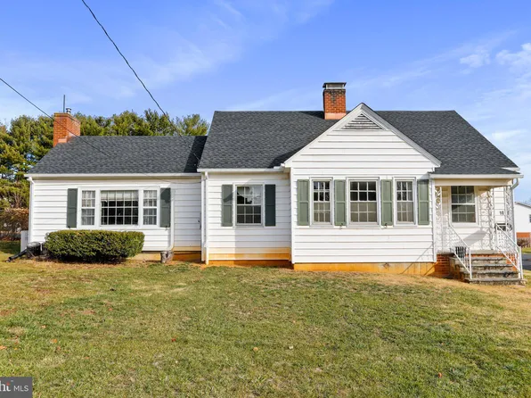 10 Robin Ln, Mount Sidney, VA 24467