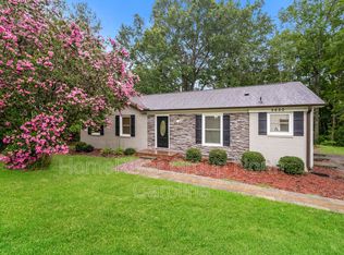 5650 Chancellorsville Dr, Winston Salem, NC 27106