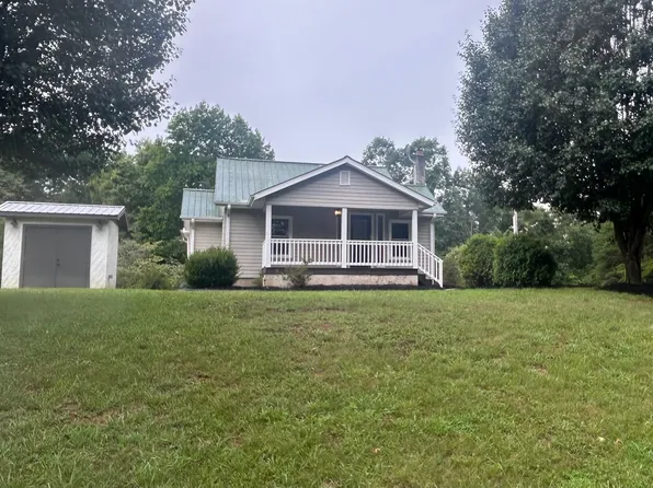 273 Howell Rd, Lake Lure, NC 28746