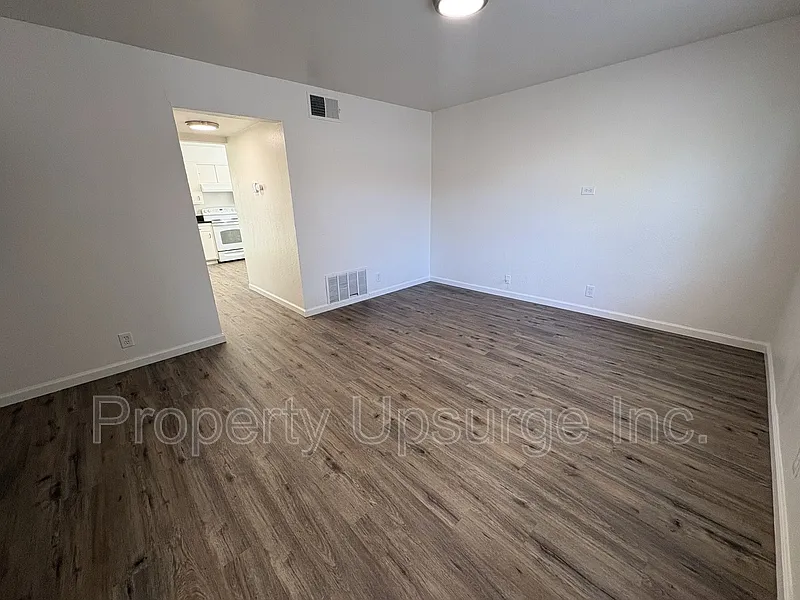 2 bed, 1.5 bath, 1080 sqft, $2,195 — Photo 2
