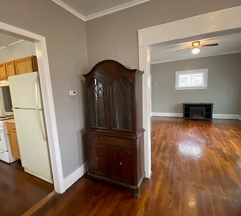 3rd image of 844 12th St NW