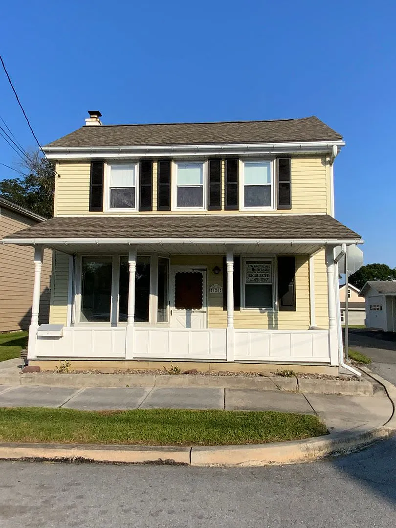 125 South Market Avenue. Mount Joy — Photo 1