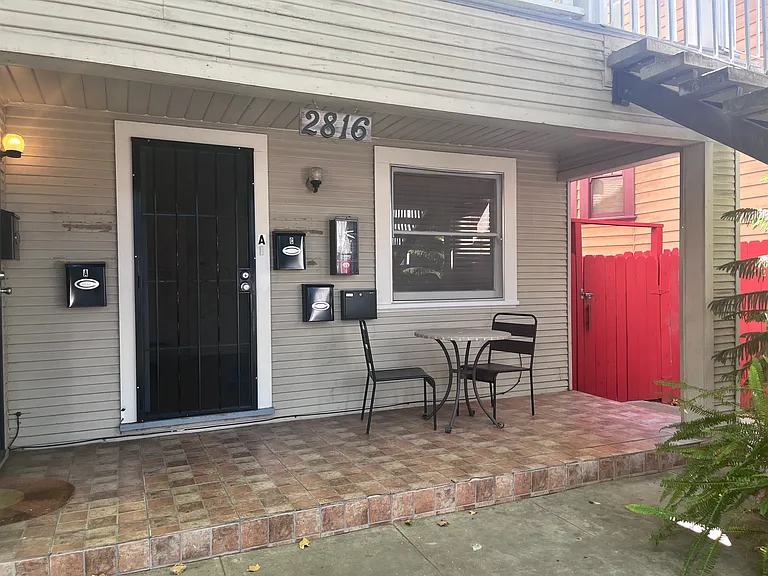 Entrance / Front Patio