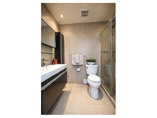 Sold by Elite Connect Real Estate | media 7