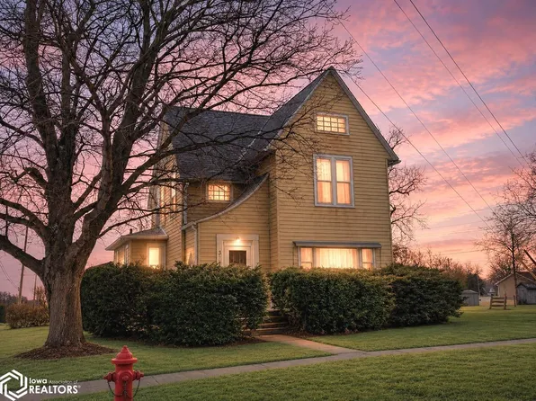 327 N Shuffleton St, Sigourney, IA 52591
