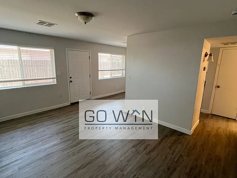 22 E Ingram St — Photo 11