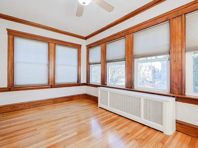 52-54 Clarence St #1 — Photo 12