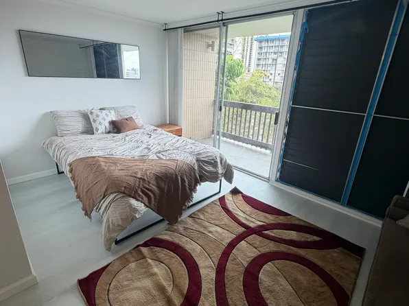 1524 Pensacola St APT 208, Honolulu, HI 96822