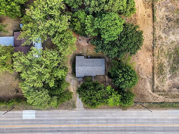 3rd image of 5715 N Lewis Ave
