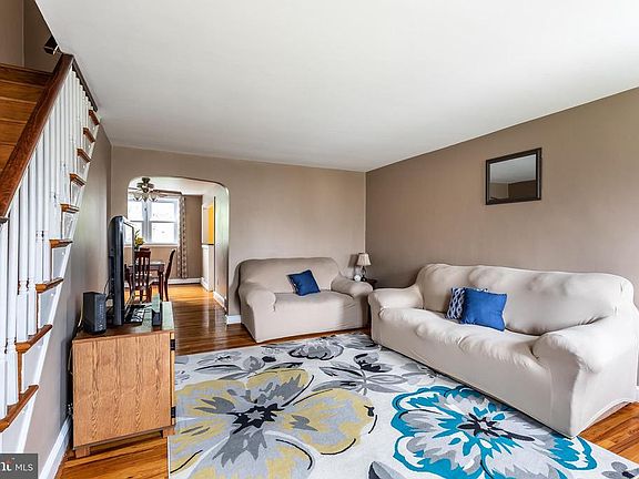5th image of 1054 Oakwood Dr