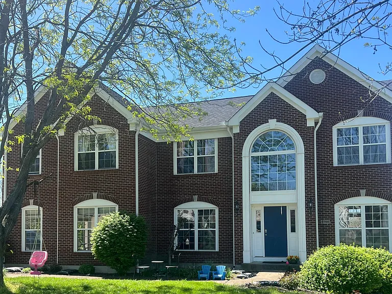 5700 Crestwood Dr — Photo 1
