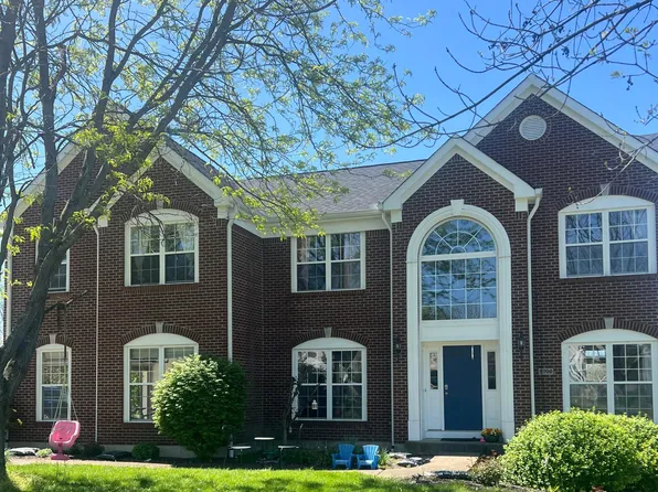 5700 Crestwood Dr, Mason, OH 45040