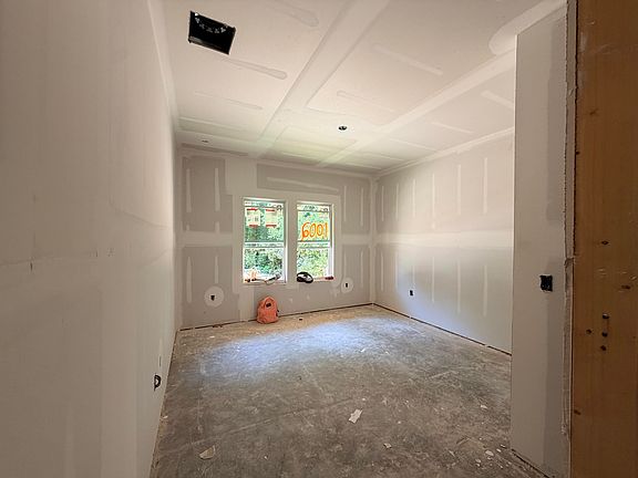 5th image of 1002 26th St