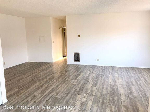 5th image of 136 Avenida Las Brisas APT C