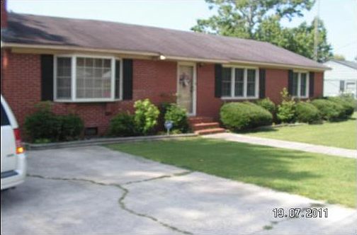 1st image of 106 Hillcrest Dr