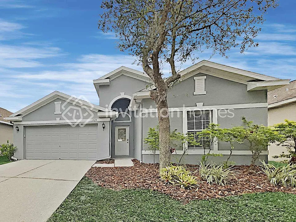 1529 Emerald Hill Way