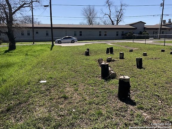 5th image of 1807 Burleson