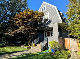 927 17th Ave E, Seattle, WA 98112