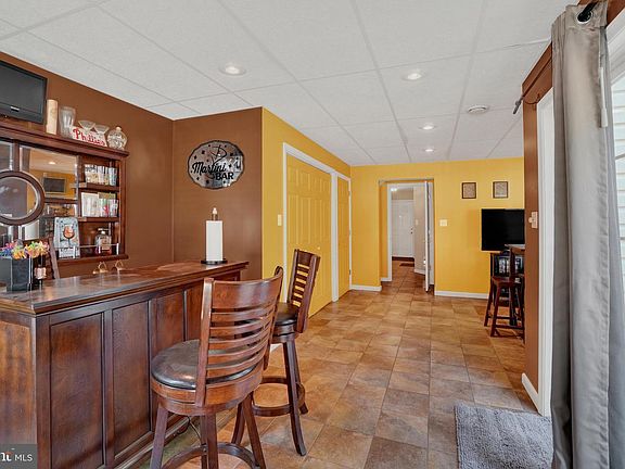 3rd image of 130 Bruaw Dr