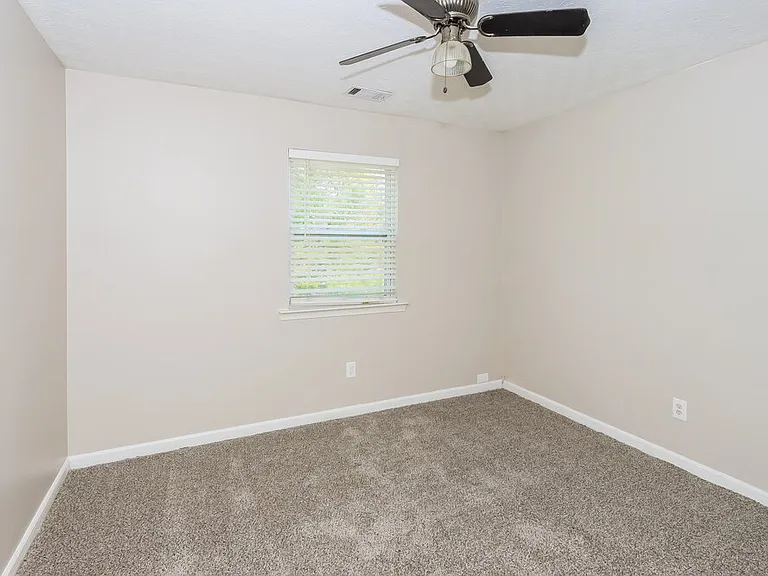 843 Shoals Ct — Photo 13