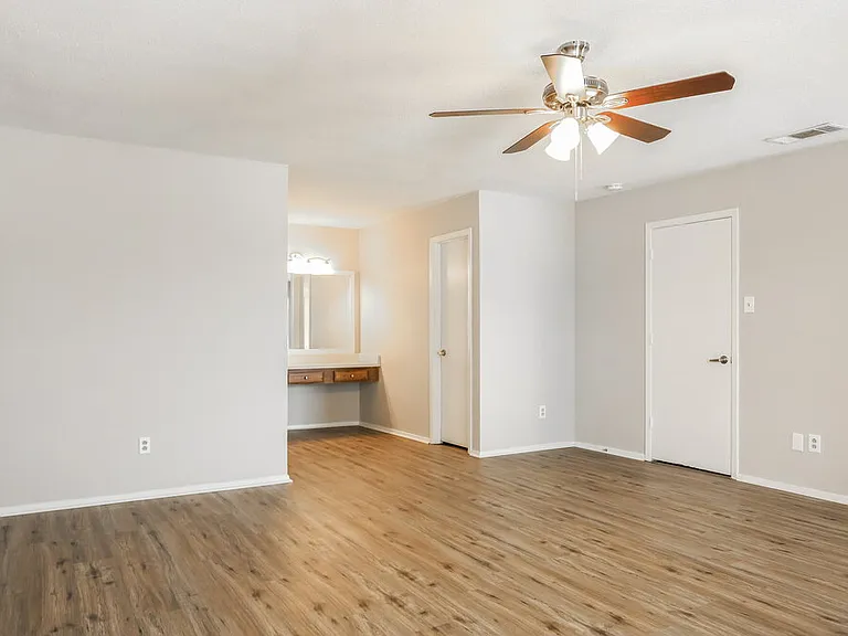 2325 Woodhollow Ave — Photo 11