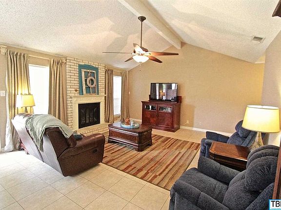 5th image of 1901 Canyon Creek Dr