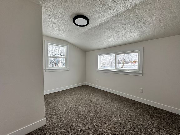 5th image of 798 W Vine St