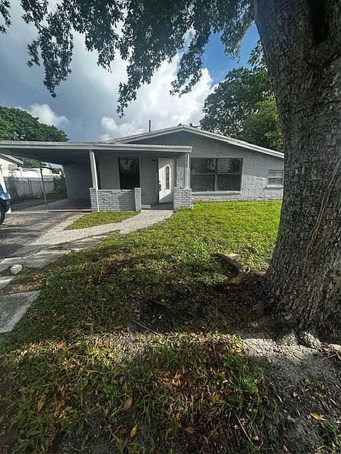 1st image of 3373 NW 17th St
