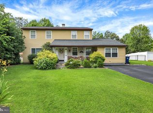 28 Matthew Dr, Reading, PA 19608