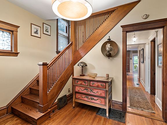 2nd image of 316 N Harvey Ave