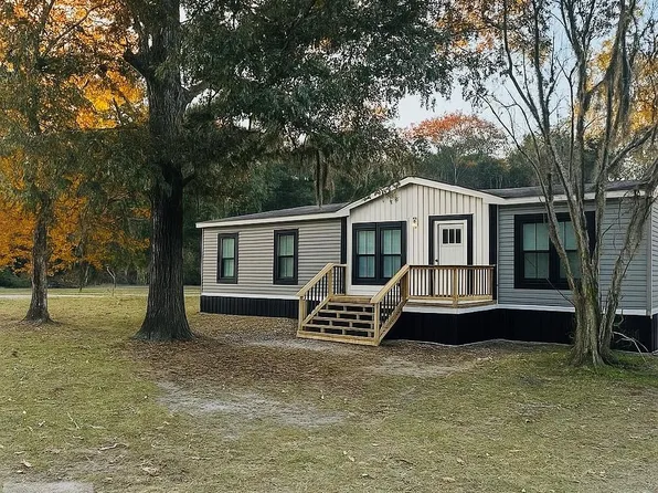 678 W 3rd St, Springfield, GA 31329