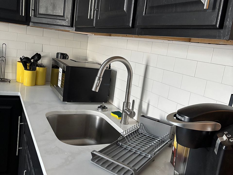1st image of 228 Bayview Ave #1