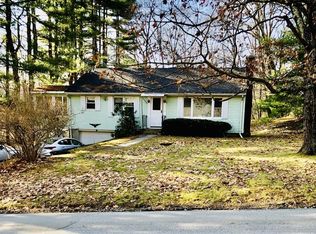 63 Arnold Rd, Sturbridge, MA 01566
