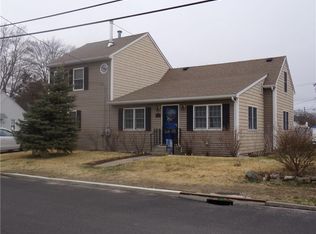 200 1st St, Pawtucket, RI 02861