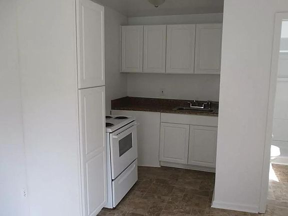3rd image of 2507 Arctic Ave