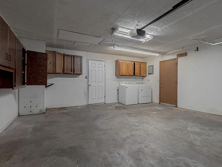 821 Peregrine Dr — Photo 54