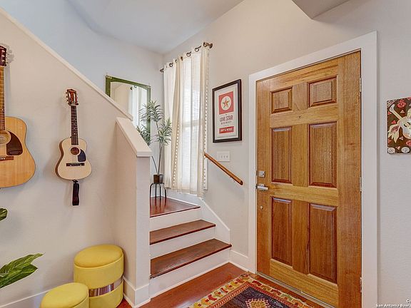 4th image of 400 E GUENTHER ST #1203