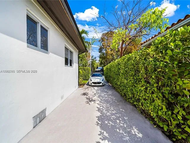 3531 SW 1st Ave — Photo 10