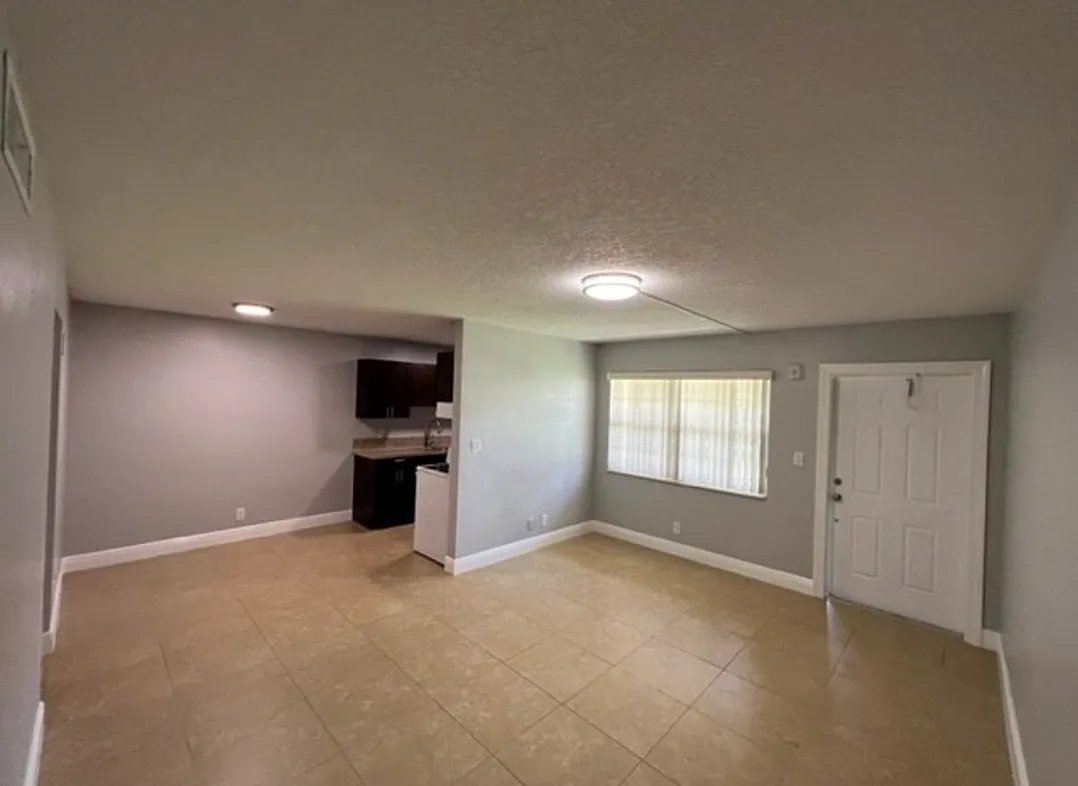 2 bed, 800 sqft, $1,995 — Photo 1