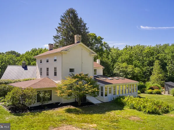 2575 Aquetong Rd, New Hope, PA 18938